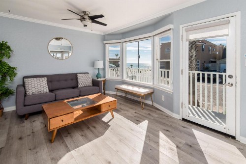 Pacific Bungalow & Tiny House - image 22