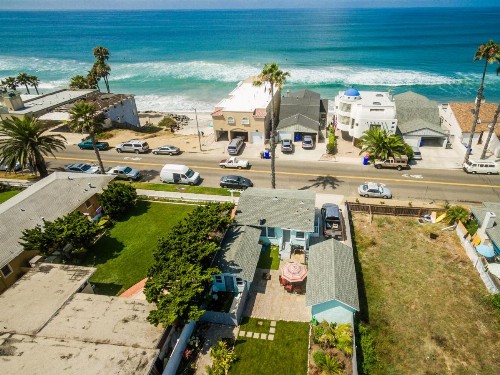 Pacific Bungalow & Tiny House - image 28
