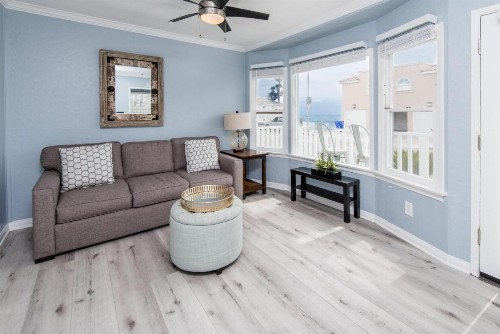Pacific Bungalow & Tiny House - image 50