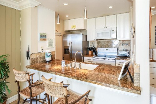 D11 - Beachfront Luxury - image 29