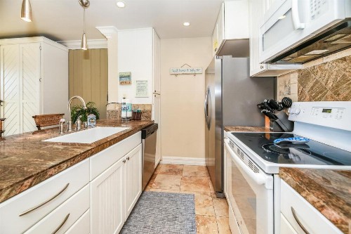 D11 - Beachfront Luxury - image 4