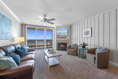 D18 - Bradley Beachfront - image 28