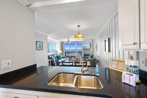 D18 - Bradley Beachfront - image 29