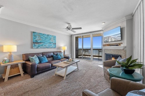 D18 - Bradley Beachfront - image 41