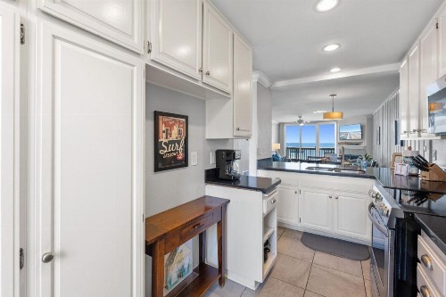 D18 - Bradley Beachfront - image 50