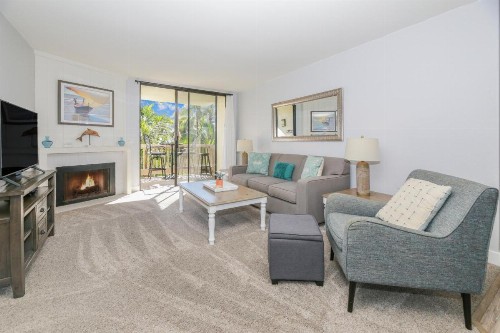 F204 - Cozy Seaview Condo - image 16