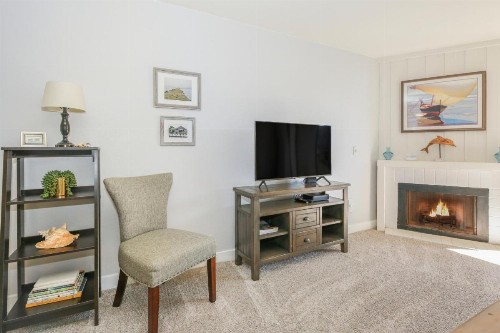 F204 - Cozy Seaview Condo - image 19