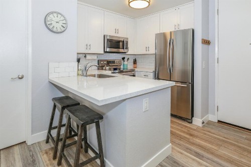 F204 - Cozy Seaview Condo - image 29