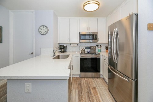 F204 - Cozy Seaview Condo - image 32