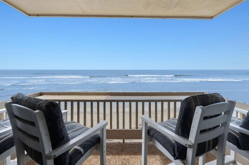 D20 - Beachfront Delight - image 28