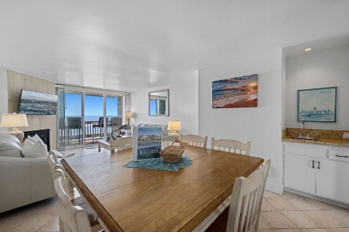 D20 - Beachfront Delight - image 34