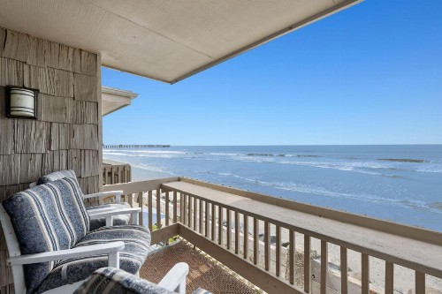 D20 - Beachfront Delight - image 38