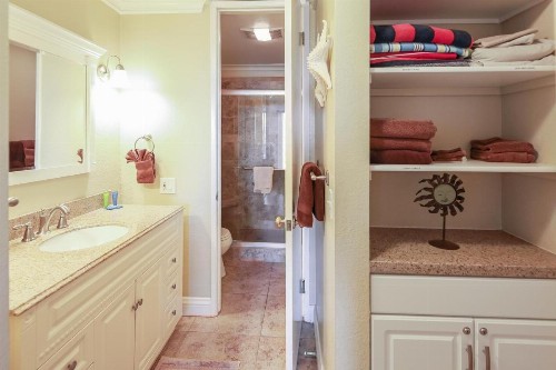 E109 - Starfish Villa - image 32