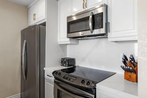 F9 - Beach Cottage Getaway - image 12