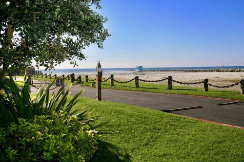 F9 - Beach Cottage Getaway - image 2
