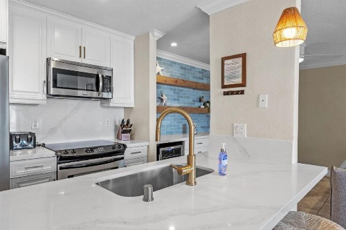 F9 - Beach Cottage Getaway - image 43