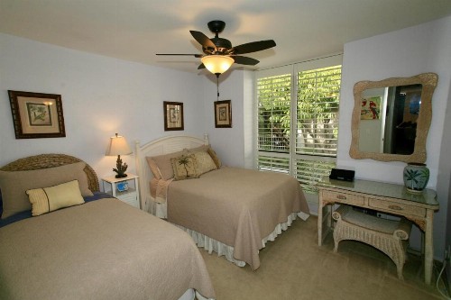 D2 - Breakwater Bungalow - image 20
