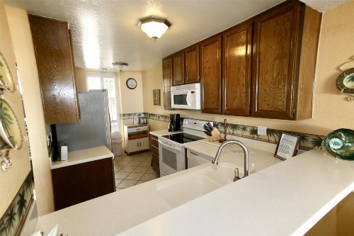 D2 - Breakwater Bungalow - image 26