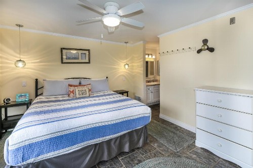 B215 - Garden Retreat - image 2