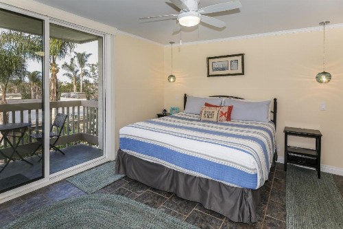 B215 - Garden Retreat - image 9