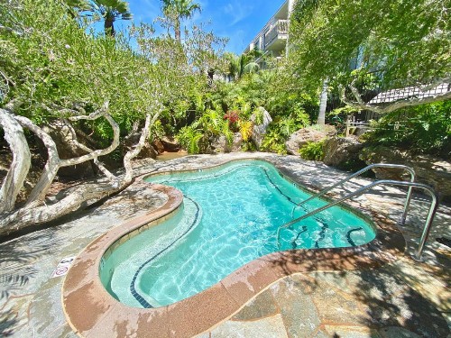 E112 - Skeen's Beachfront - image 17