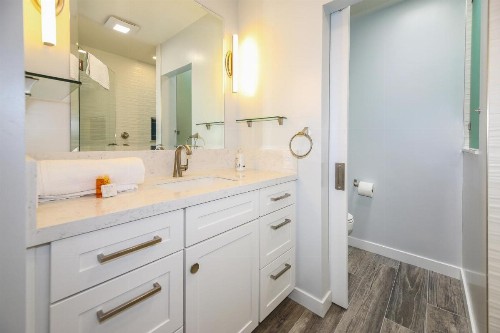 D26 - Seaside Cottage - image 34
