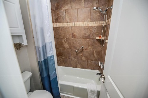 G317 - Sunset Suite - image 42