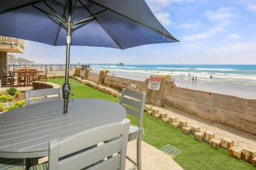 D17 - Beach Retreat - image 3
