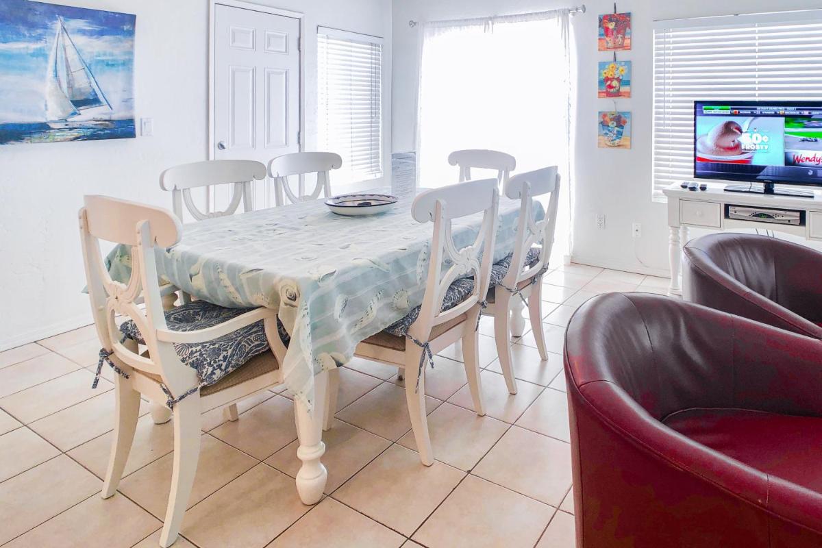 920 North Strand - image 2