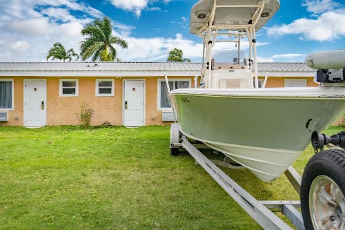 Everglades City Motel - Everglades Adventures Inn - image 35