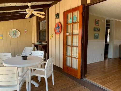 River Wilderness Waterfront Cabins - image 3