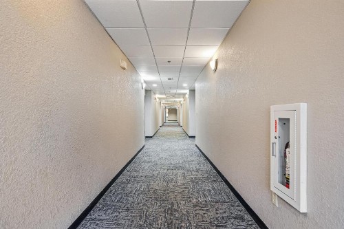OYO Townhouse Orlando West - image 41