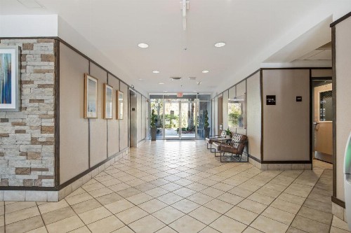 OYO Townhouse Orlando West - image 42