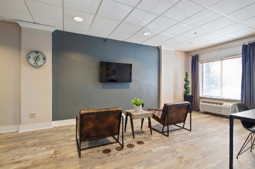 OYO Townhouse Orlando West - image 44