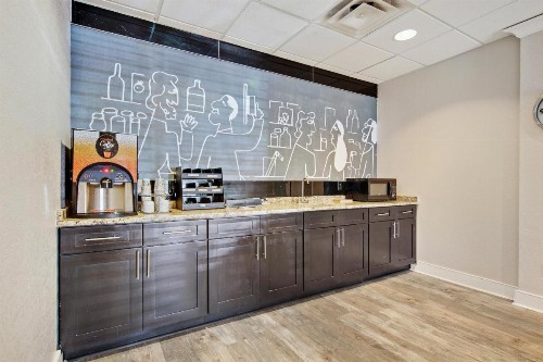 OYO Townhouse Orlando West - image 46