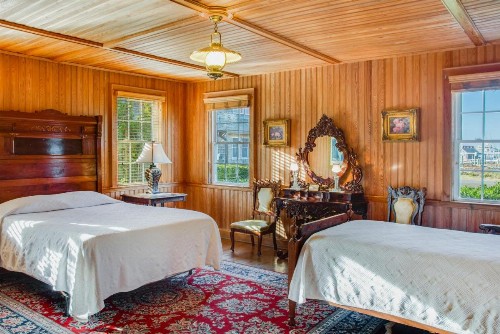 The Castle B&B on Silver Lake - image 20