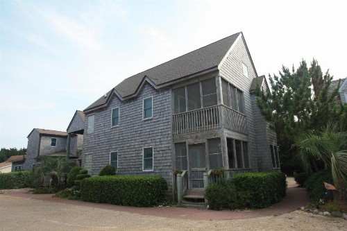 Courtyard Villas on Silver Lake
