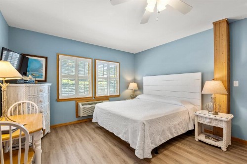 Courtyard Villas on Silver Lake - image 2