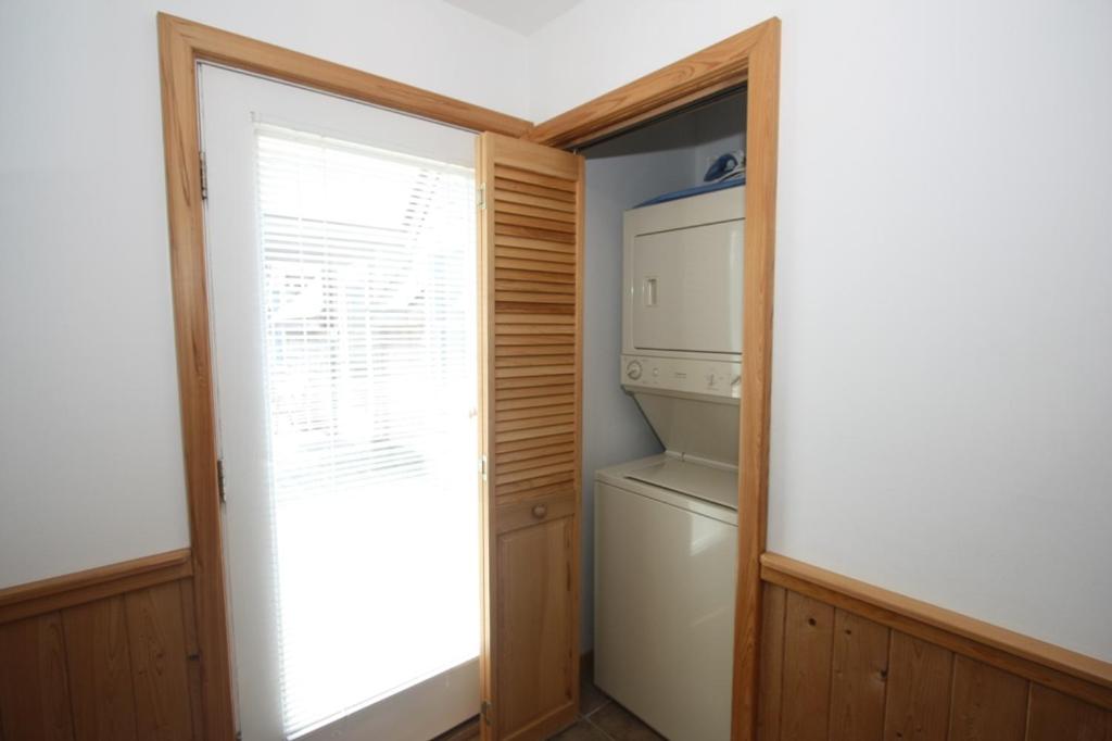 Courtyard Villas on Silver Lake - image 3