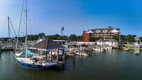 Anchorage Inn & Marina - image 10