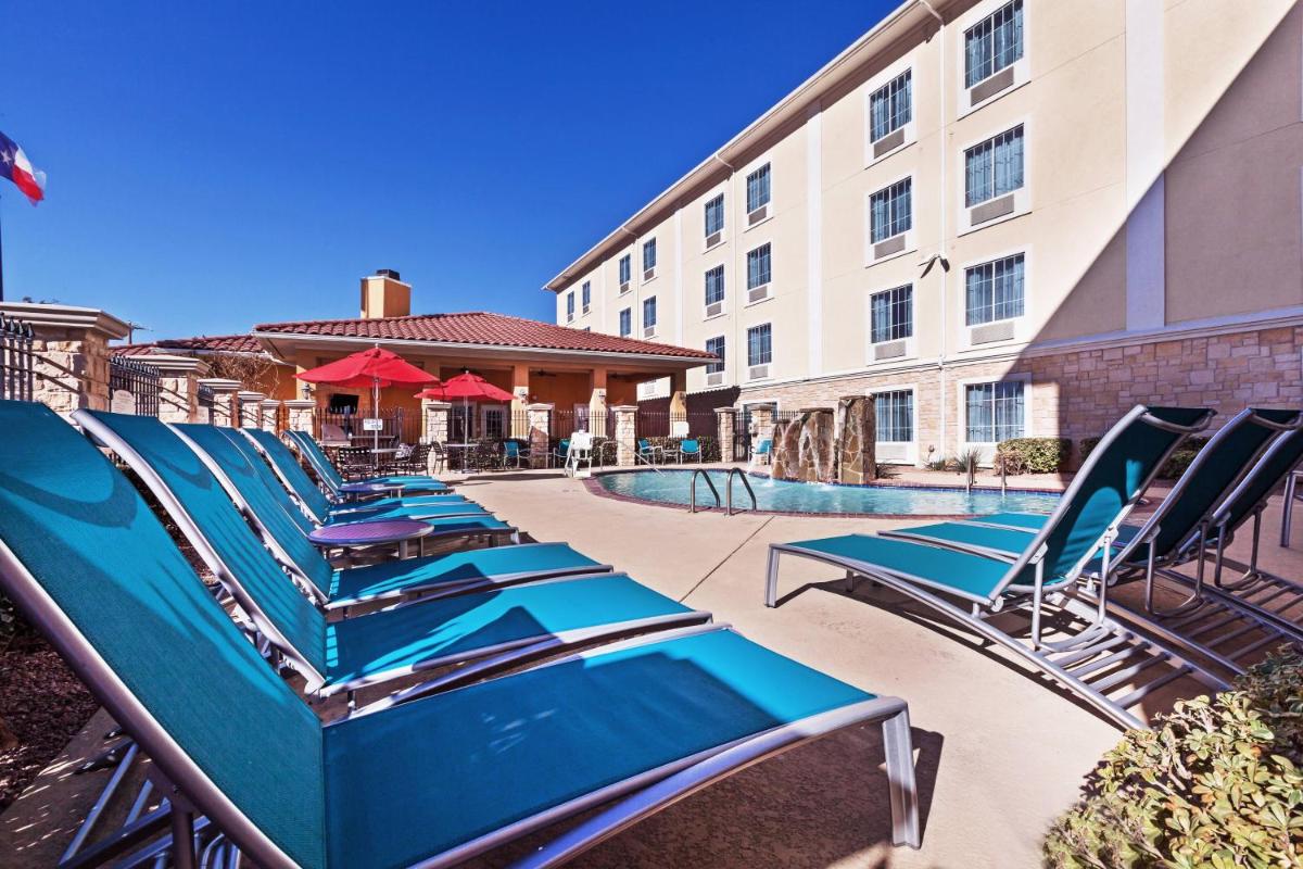 TownePlace Suites by Marriott Odessa - image 5