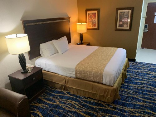 Travelodge by Wyndham Odessa - image 2