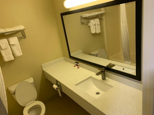 Travelodge by Wyndham Odessa - image 36