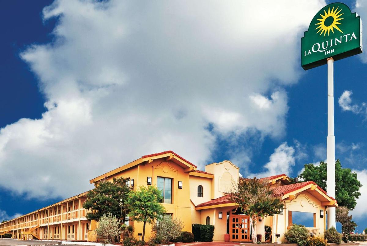 La Quinta Inn by Wyndham Odessa - image 2