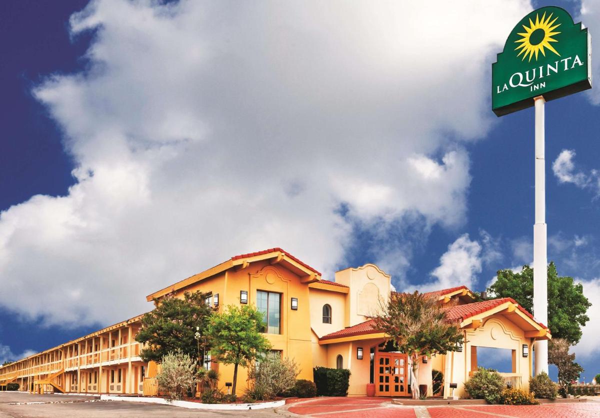 La Quinta Inn by Wyndham Odessa - image 3