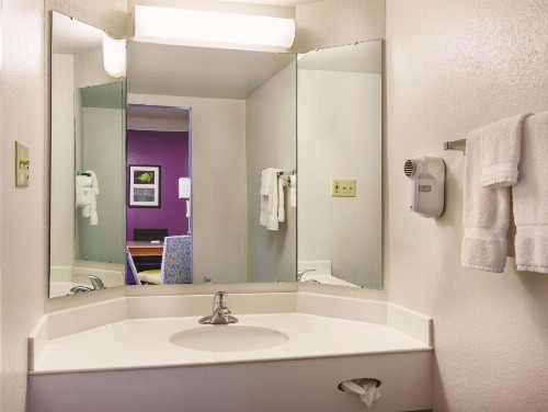 La Quinta Inn by Wyndham Odessa - image 39