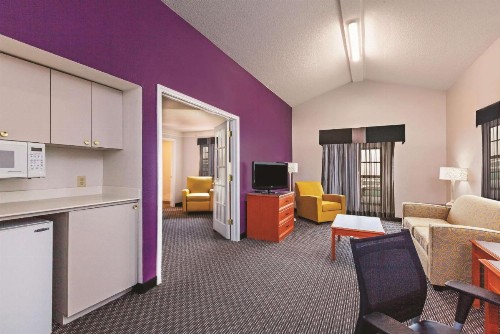 La Quinta Inn by Wyndham Odessa - image 40