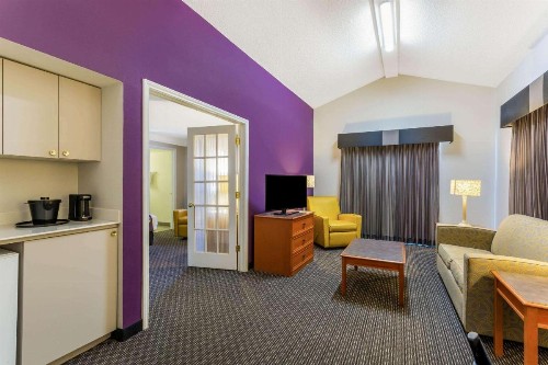 La Quinta Inn by Wyndham Odessa - image 43