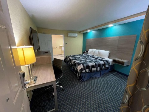 Knights Inn Odessa - image 12
