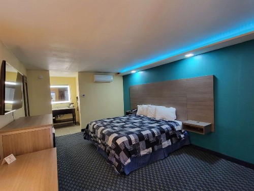 Knights Inn Odessa - image 13